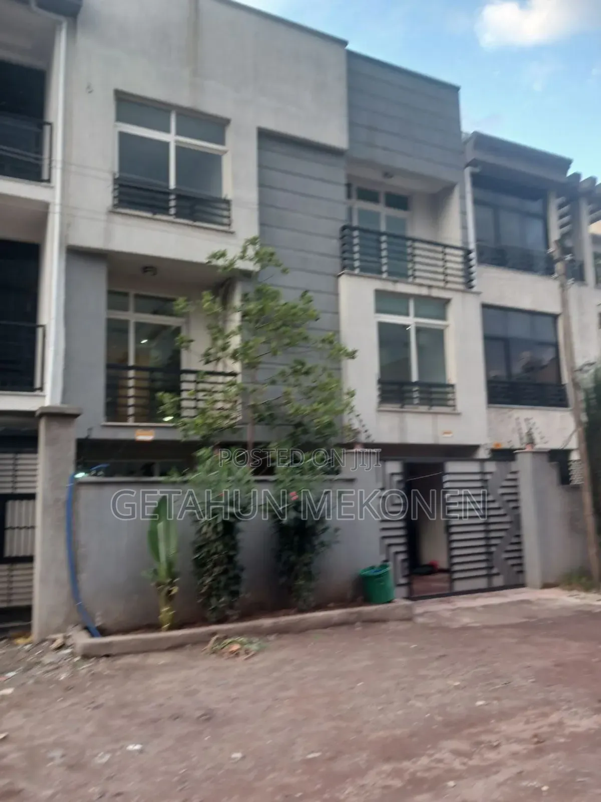 አስቸኳይ ሽያጭ አያት 105 ካሬ ኮምፓውንድ ውስጥ ድጅታል ካርታ ዋጋ 23 Million