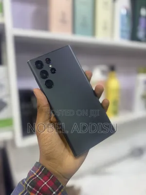 Photo - New Samsung Galaxy S22 Ultra 5G 256 GB Black