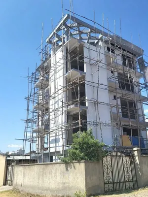 አስቸኳይ የሚሸጥ ባንክ ያለበት G+4 
ውስን ፊኒሽንግ የቀረው 
ተጨማሪ ሰርቪስ ቤት ያለው