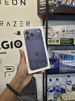 Photo - New Apple iPhone 17 Pro Max 256 GB Blue