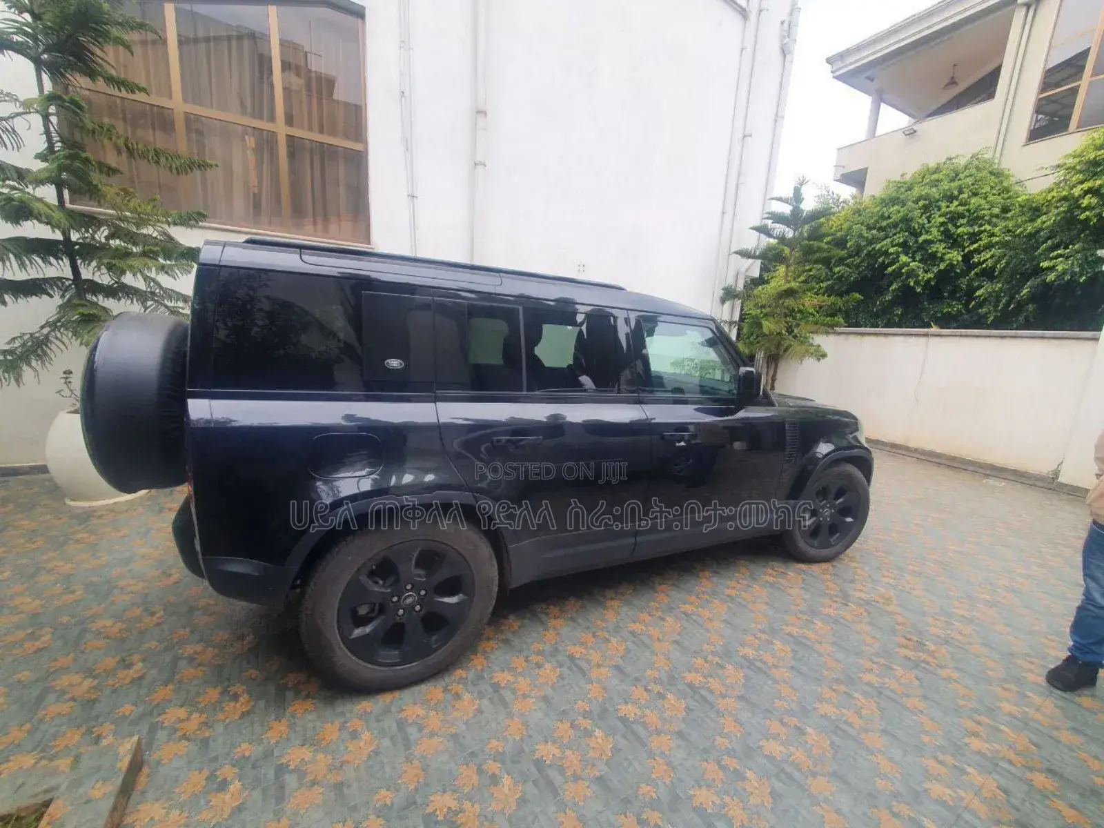 Land Rover Defender 2024 Black