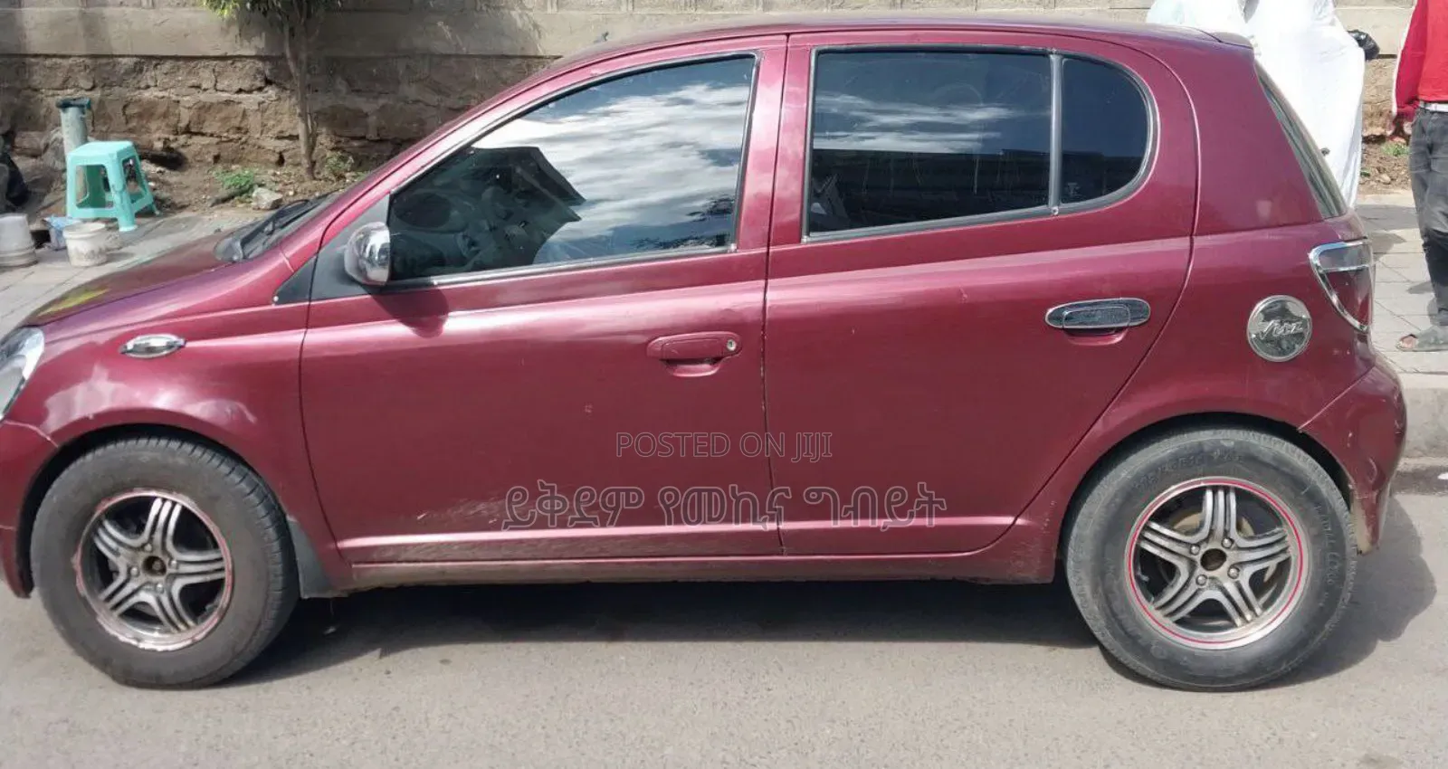 Toyota Vitz 2000 Burgundy