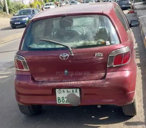 Toyota Vitz 2000 Burgundy