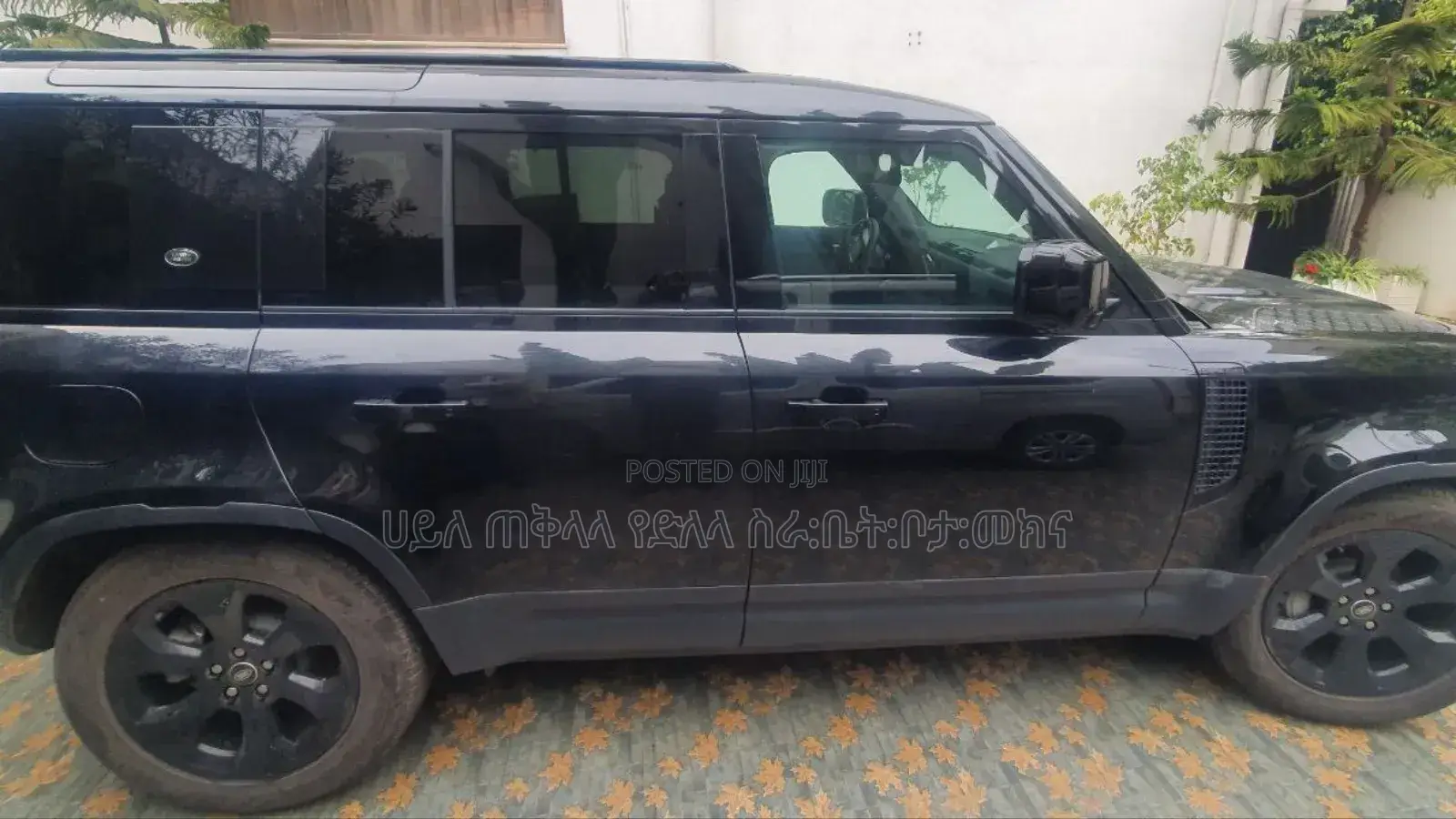 Land Rover Defender 2024 Black