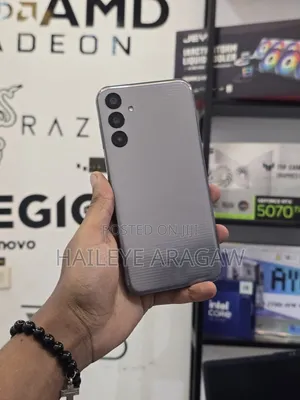 Photo - New Samsung Galaxy M15 128 GB Blue