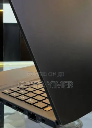 New Laptop Dell Precision 15 3520 16GB Intel Core I7 SSD 512GB