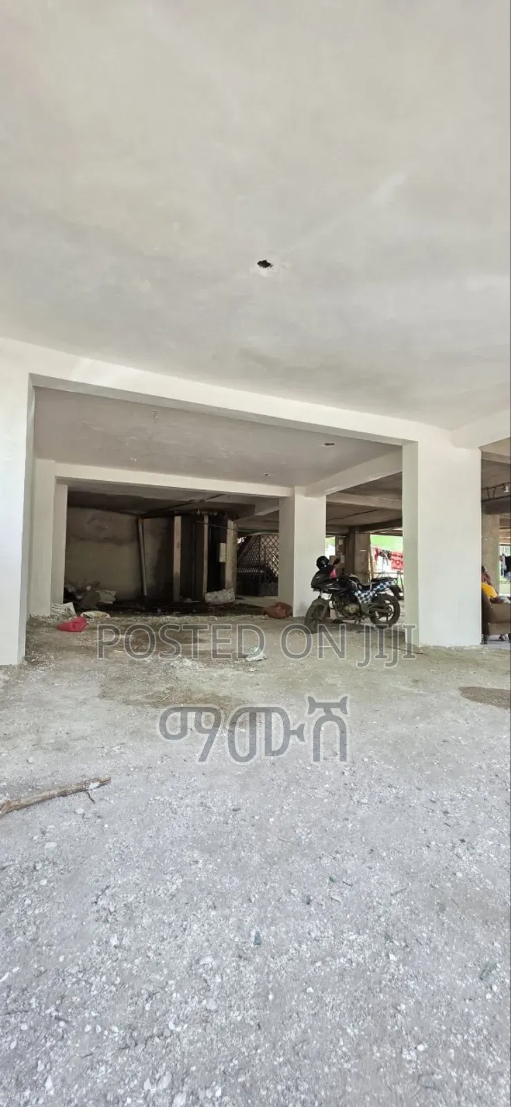 የሚሸጥ 40/60 ሱቅ በቅናሽ ዋጋ