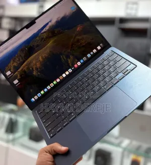 New Laptop Apple MacBook Pro 2019 8GB Intel Core I5 SSD 256GB