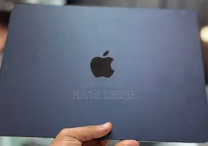 New Laptop Apple MacBook Pro 2019 8GB Intel Core I5 SSD 256GB