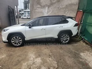 Toyota RAV4 2020 White