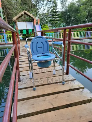 Photo - Toilet Chair囧፲removable Commode Pot∞哈100% Authentic/Original Products