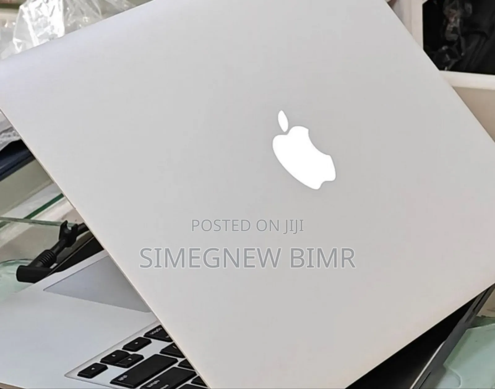 New Laptop Apple MacBook Pro 2017 8GB Intel Core I5 SSD 256GB