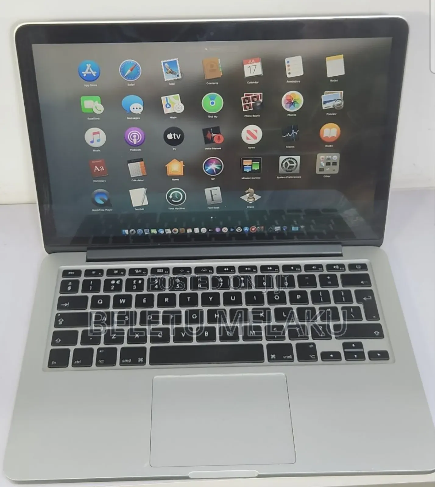 New Laptop Apple MacBook Pro 2015 8GB Intel Core I5 SSD 256GB