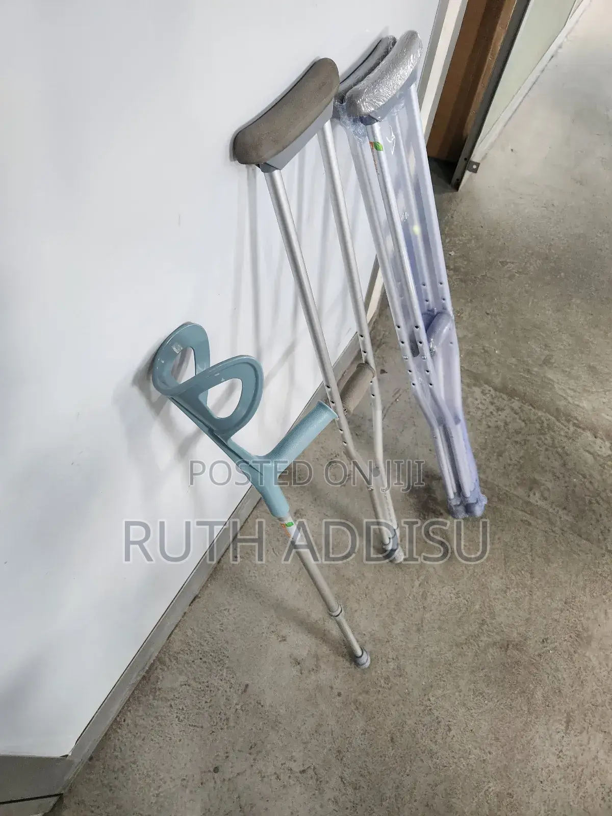 Elbow and Axillary Bilateral Crutches丸的medical Crutches New軍方crutches