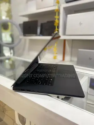 New Laptop Dell Precision 5570 16GB Intel Core I7 SSD 512GB