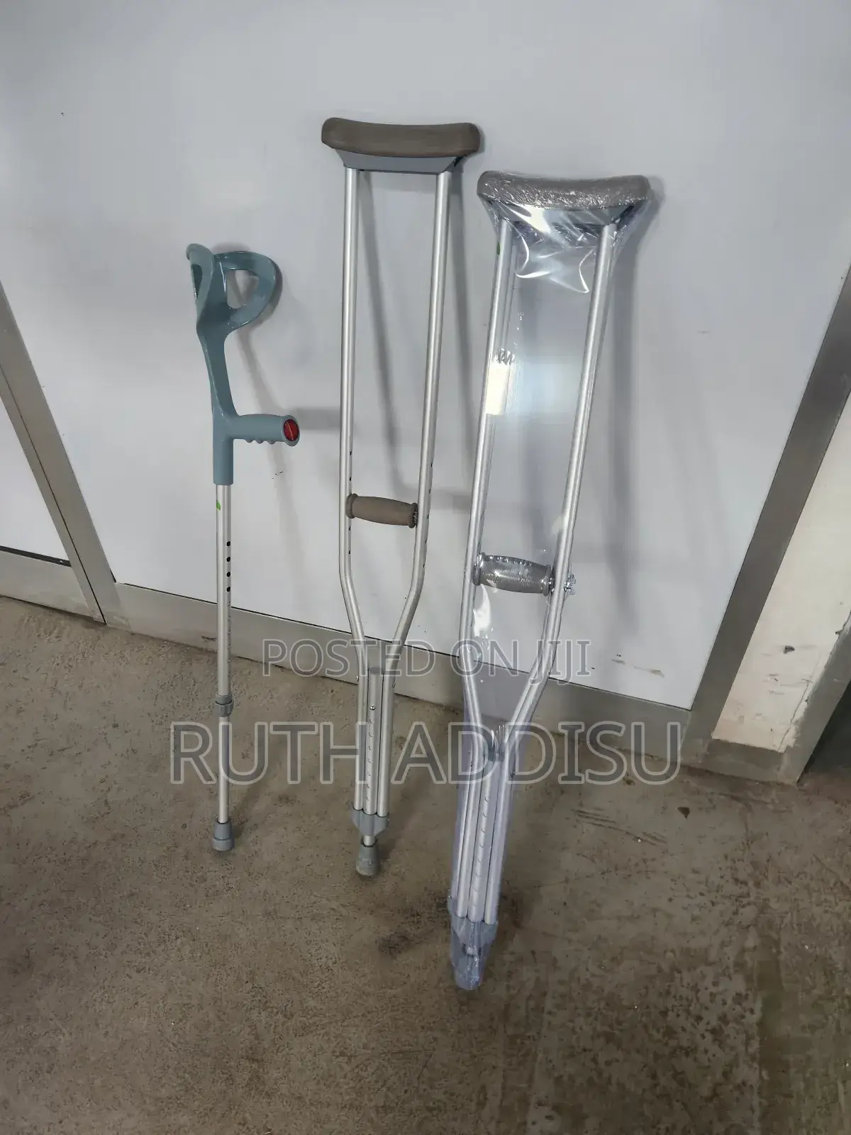 Crutches Axillary Bilateral Crutches腔內axillary Crutches痲你medical New