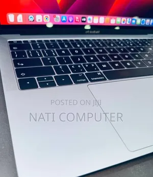 New Laptop Apple MacBook Pro 2017 8GB Intel Core Ultra 9 SSD 512GB