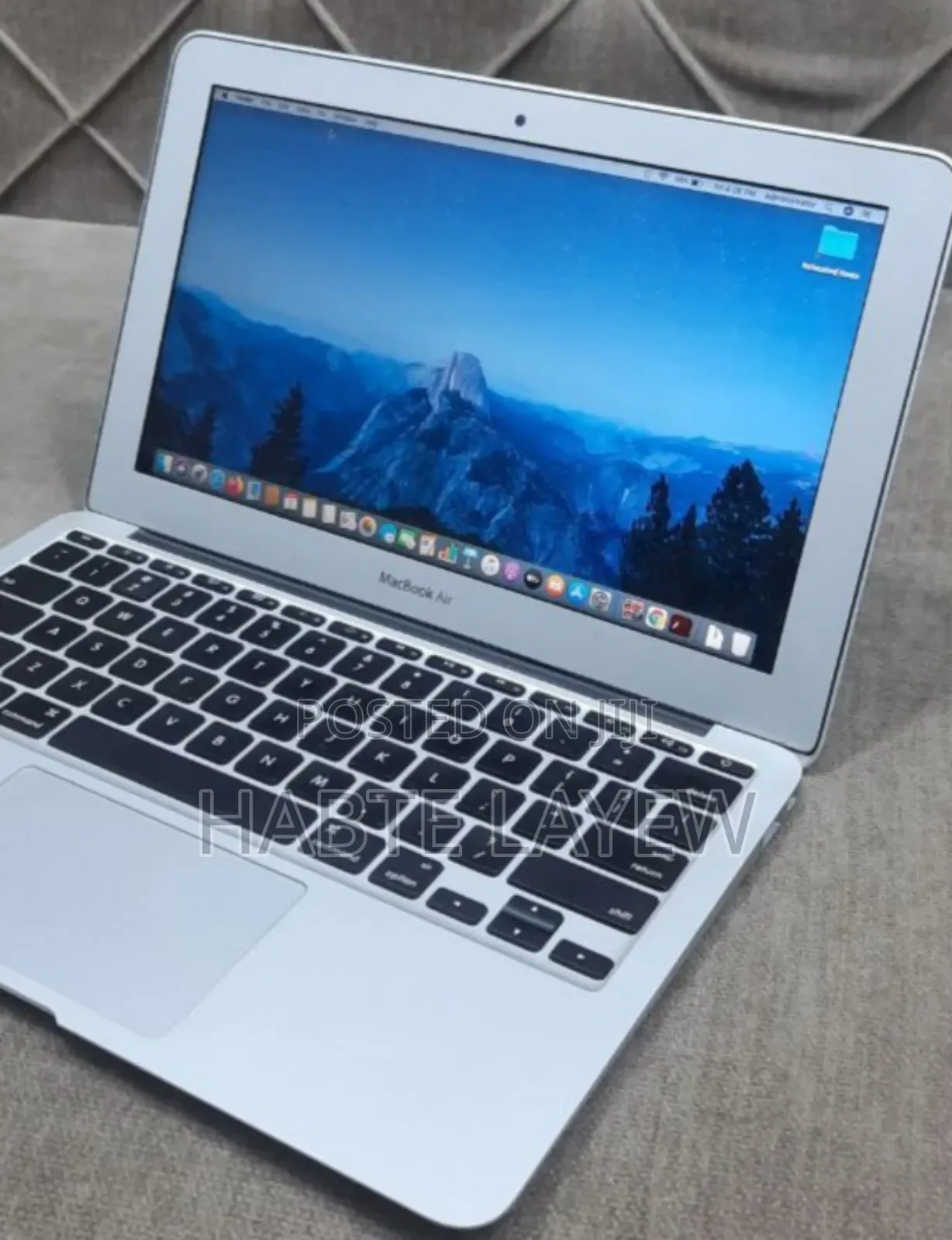 New Laptop Apple MacBook 2015 4GB Intel Core I5 SSD 128GB