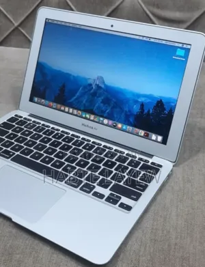 New Laptop Apple MacBook 2015 4GB Intel Core I5 SSD 128GB
