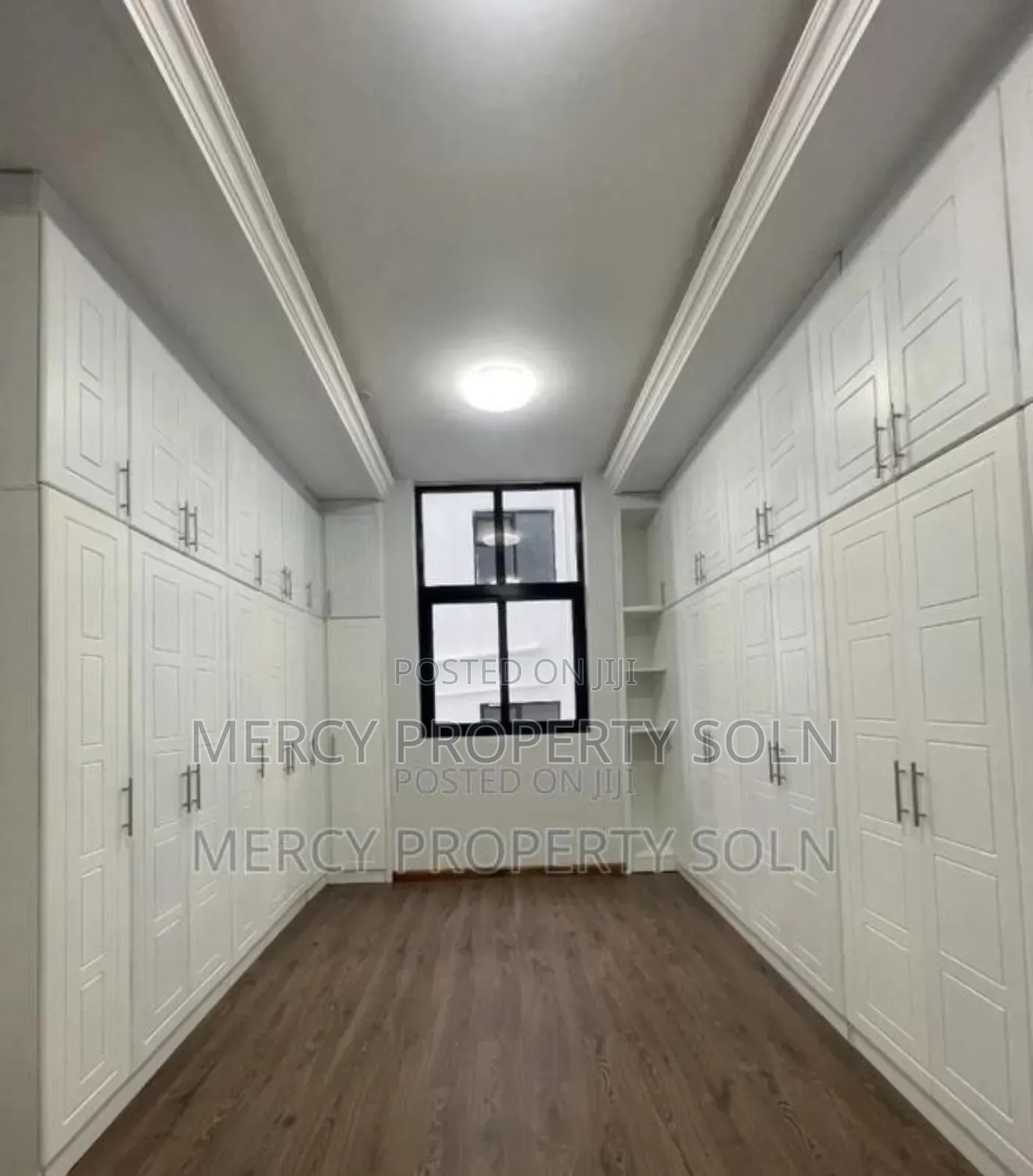 8bdrm House in Bole for sale