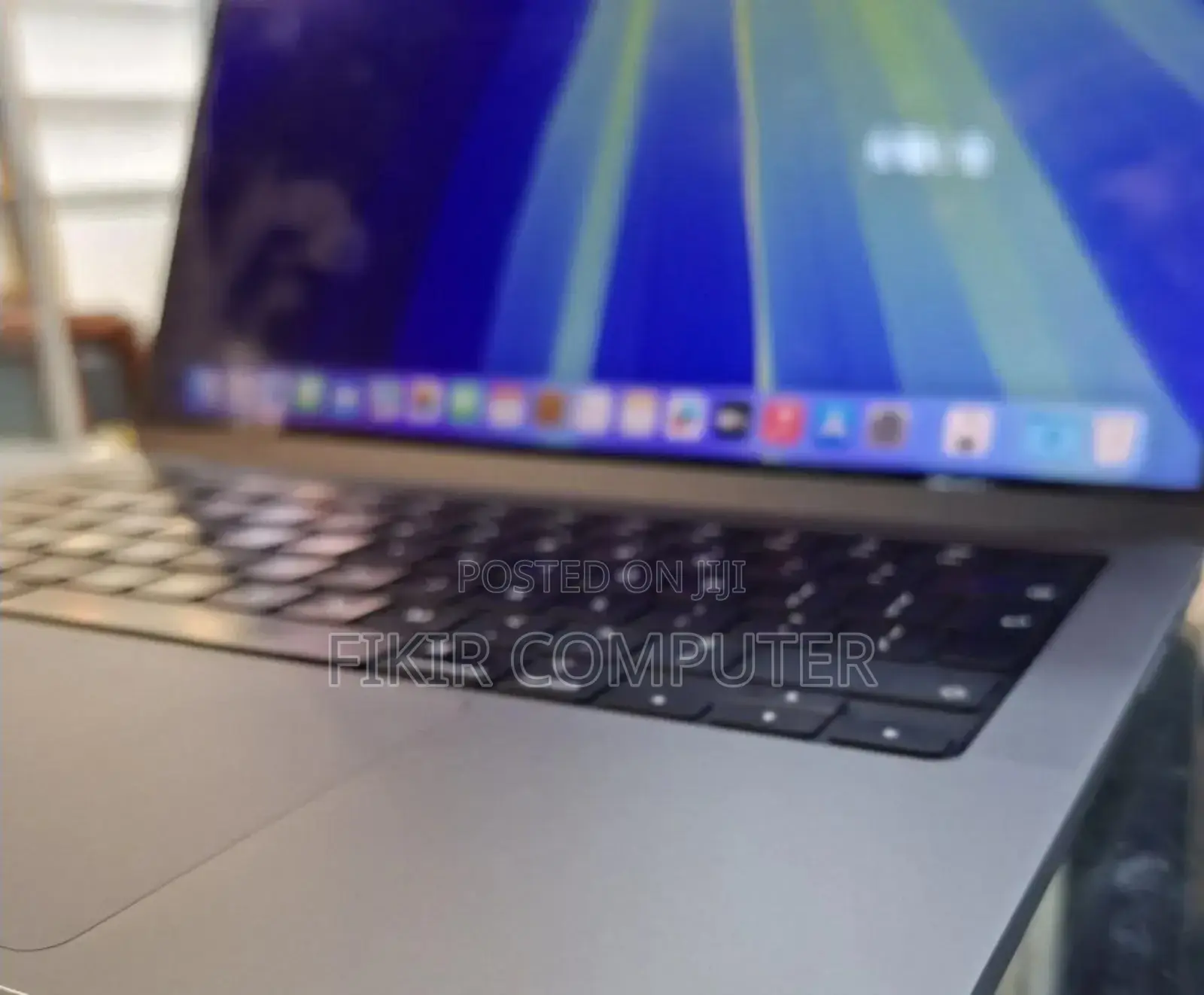 New Laptop Apple MacBook Pro 2021 M1 16GB Apple M1 Pro SSD 512GB