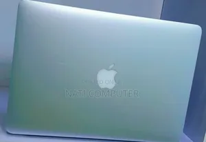 Photo - New Laptop Apple MacBook Pro 2017 8GB Intel Core I5 SSD 256GB