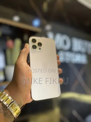 Photo - Apple iPhone 12 Pro Max 256 GB Gold