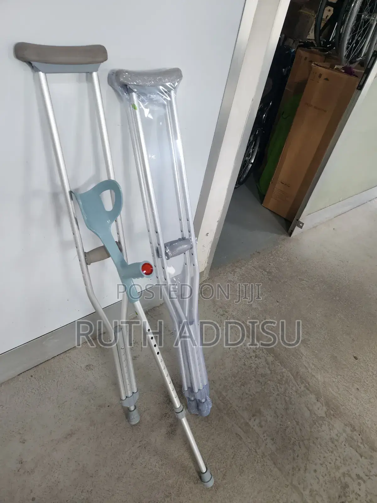 Axillary Bilateral Crutches輕易crutches𣋡你medical Crutches肇基crutches New