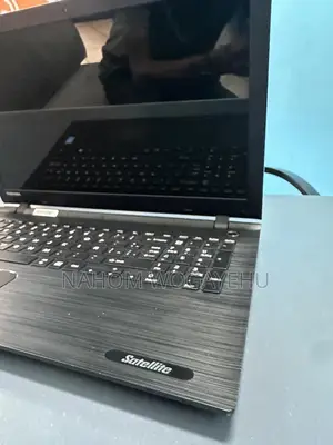 Laptop Toshiba Satellite C850 8GB Intel Core I5 HDD 1T