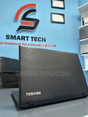 Laptop Toshiba Satellite C850 8GB Intel Core I5 HDD 1T