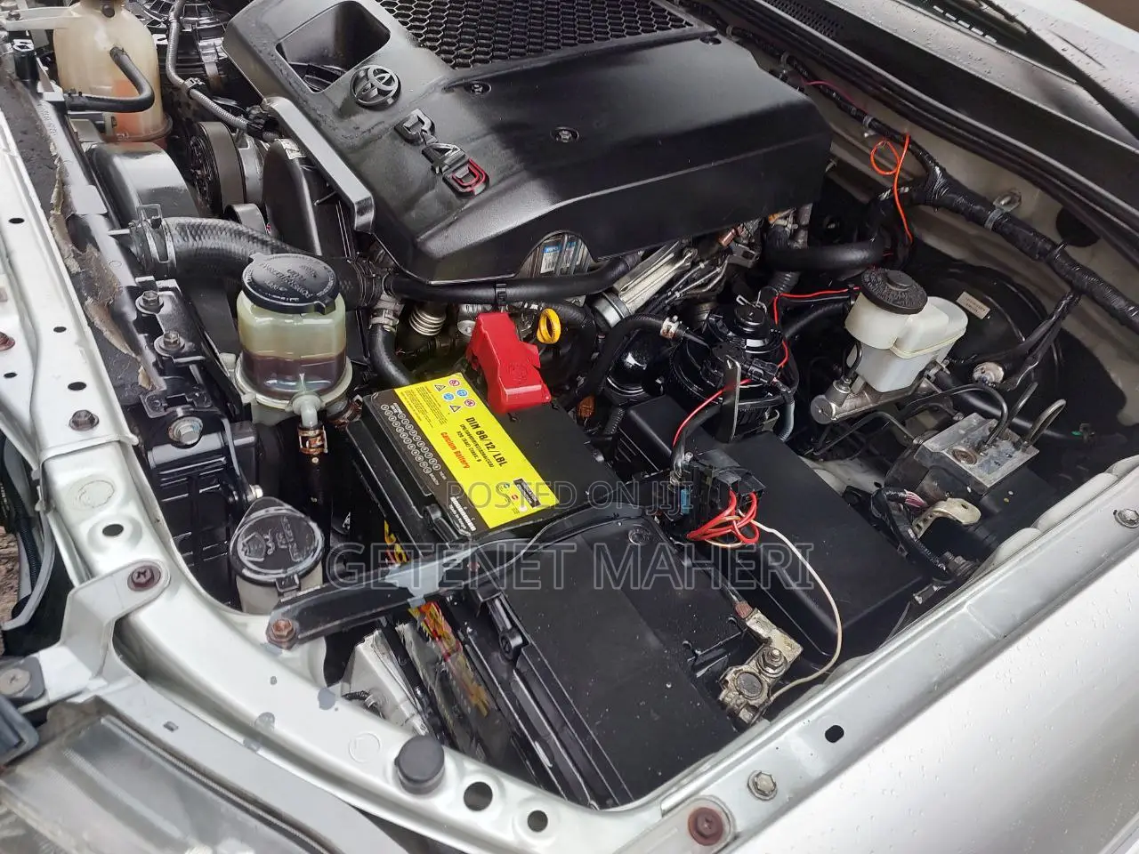 Toyota Hilux 2.5 D-4D 4X4 SRX 2010 Gold