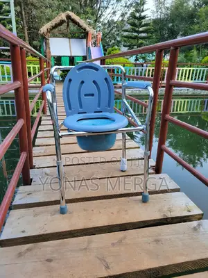 Photo - Bedside Commode Chair鄰*Toilet Chair₤∫∫Wheelchair㫻。Commode Shower Chair