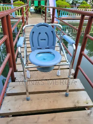 Photo - Folding 3 in 1 Toilet Chair碌፸rust-Proof,Packed Chair燒~Commodo