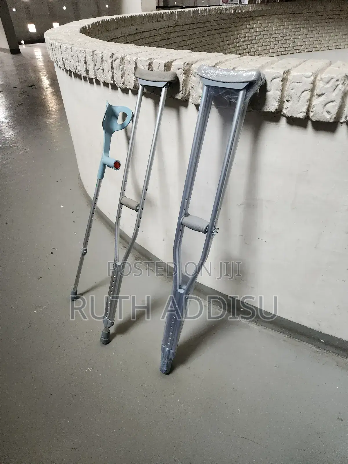 Axillary and Elbow Crutches昦不bilateral Axillary Crutches New Crutches