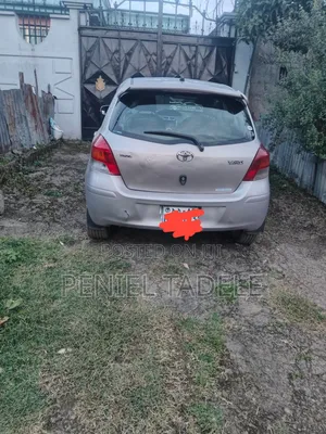 Toyota Yaris Base Hatchback 3dr 2010 Silver