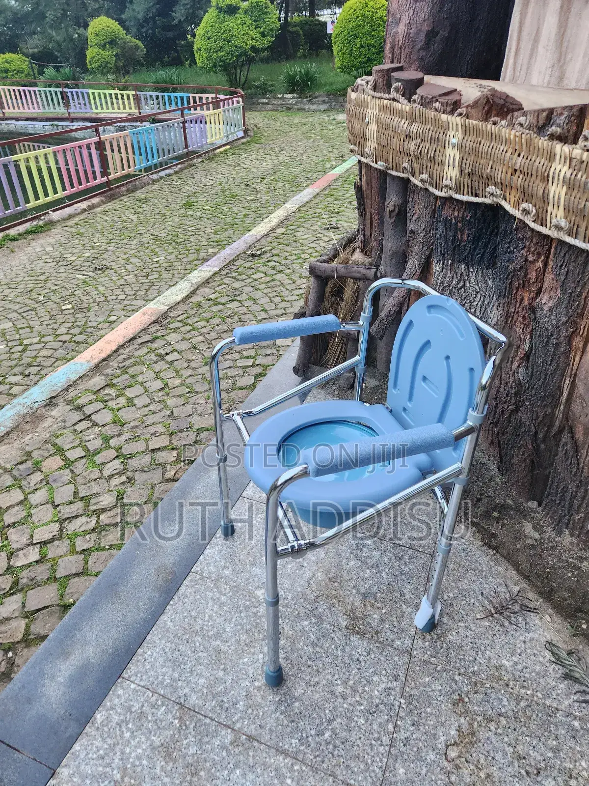 Foldable Ealderly and Patients Commode Chair懲戒heavy Duty Poty Chair