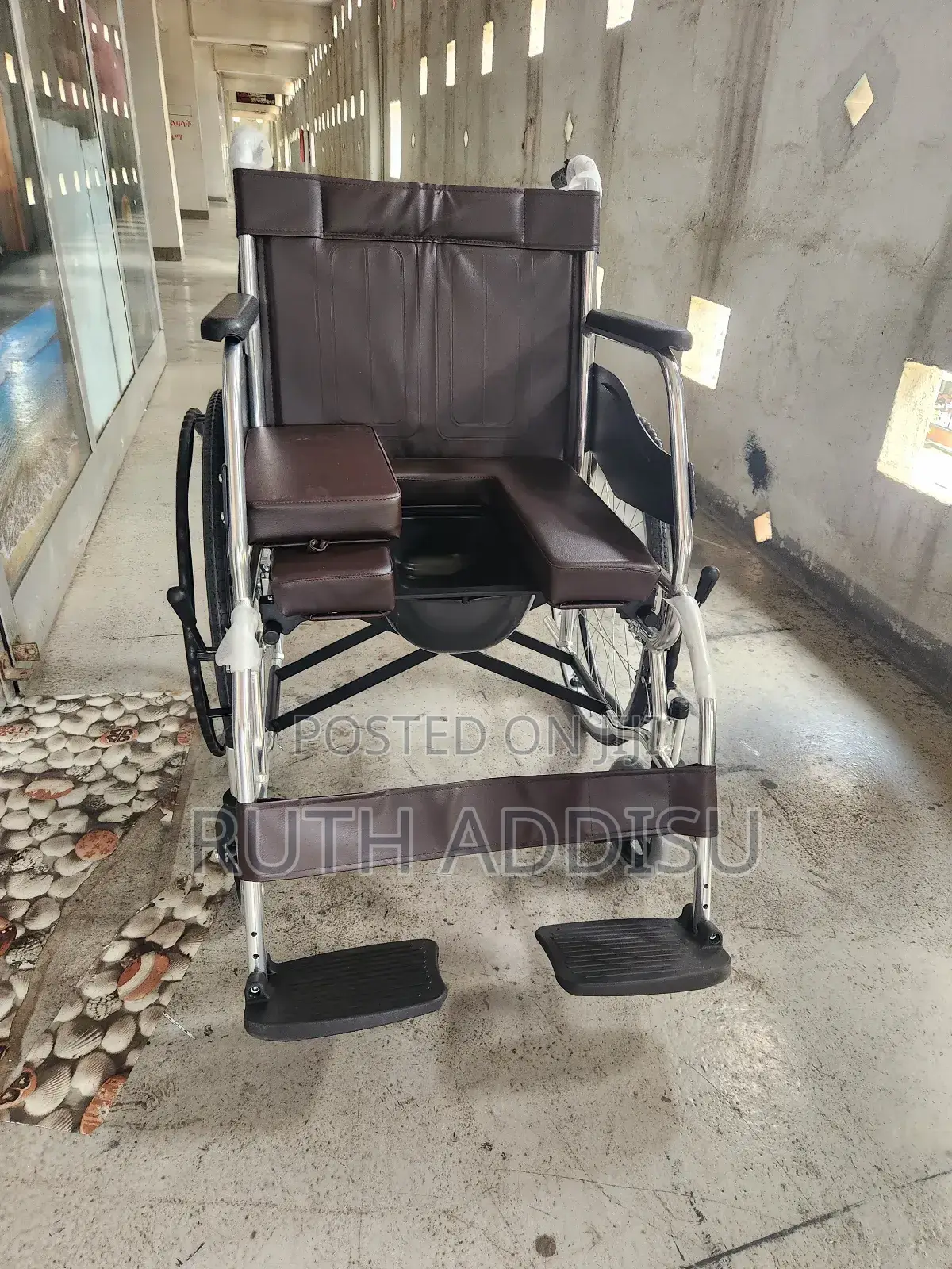 Foldable Commode Wheelchair麻雀wheelchair𣋡你wheelchair寄來wheelchair New