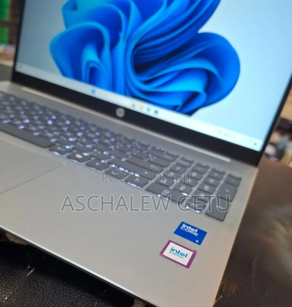 New Laptop HP EliteBook 830 G8 16GB Intel Core I5 SSD 512GB
