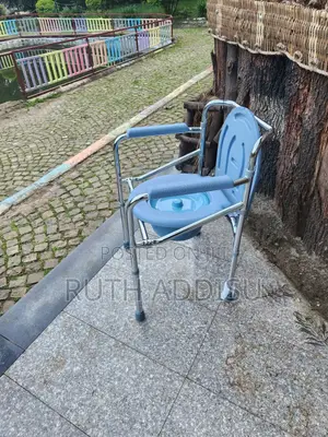 Commode Chair做出toilet Chair Medical New協調poty Chair Foldable轟隆popo