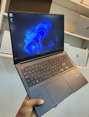 New Laptop Asus VivoBook F512DA 20GB Intel Core I7 SSD 512GB