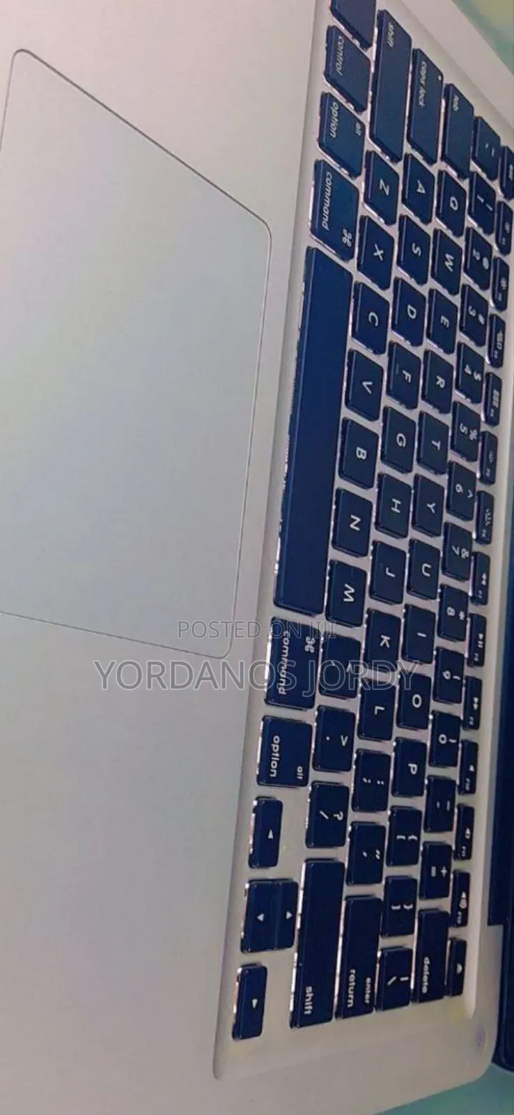 New Laptop Apple MacBook Pro 2018 8GB Intel Core I5 SSD 1T