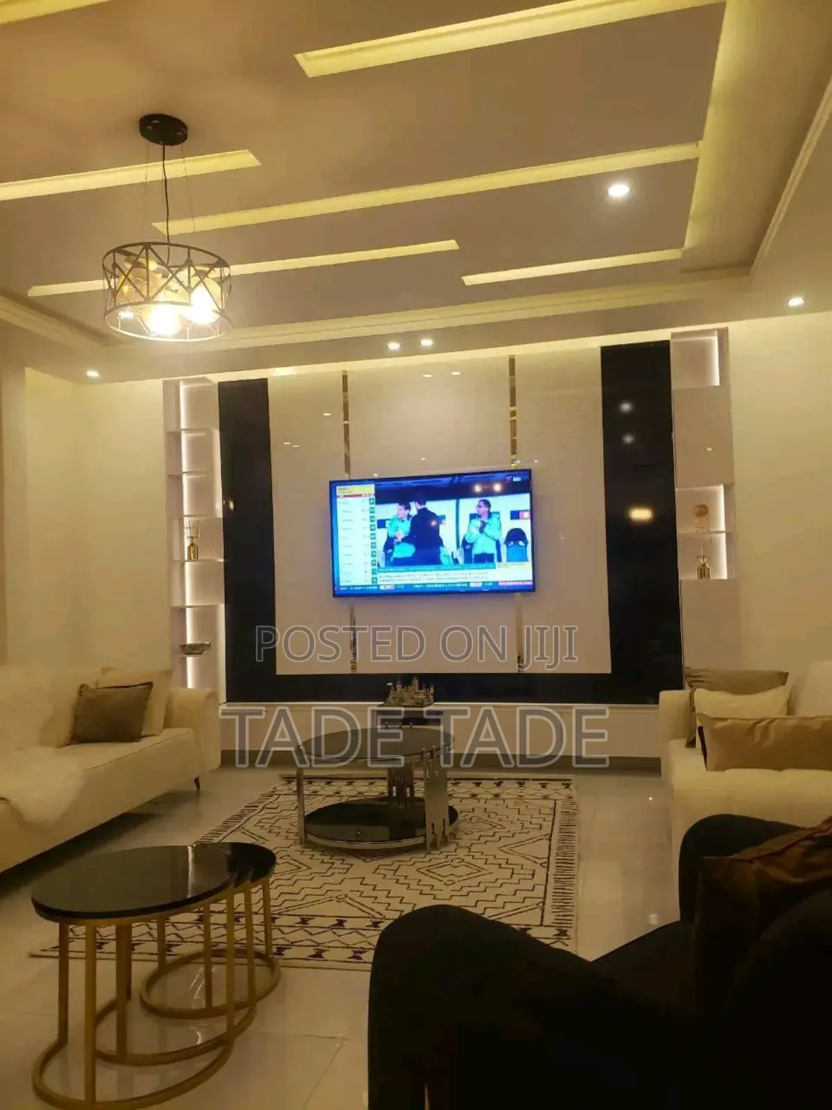 ውብ እና ማራኪ ቲቪ ስታንዶች