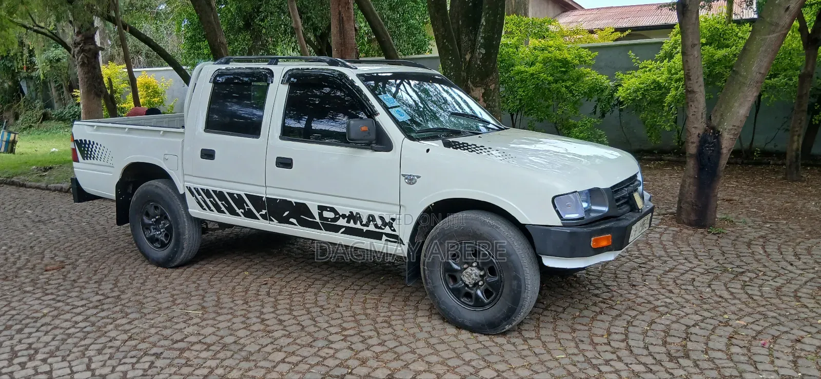 Isuzu Trooper 2001 White