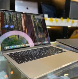 New Laptop Apple MacBook Air 2024 M3 13-Inch 16GB Apple M3 SSD 512GB