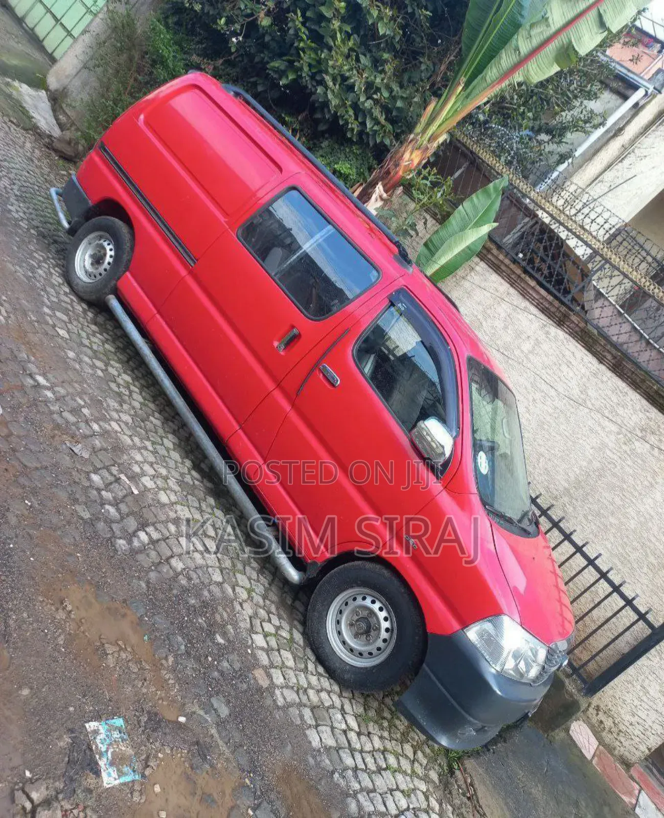 Toyota HiAce 2008 Red