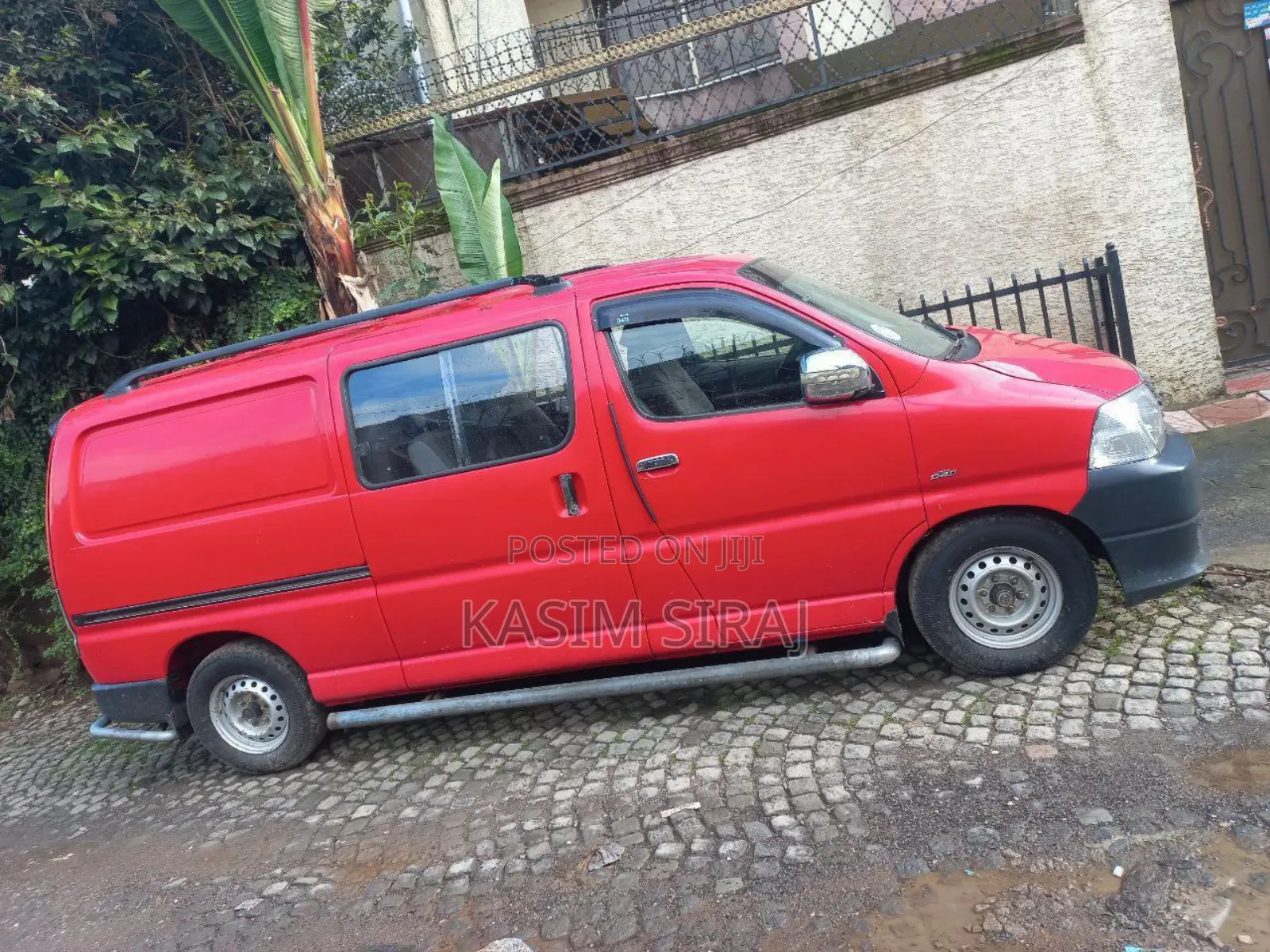 Toyota HiAce 2008 Red