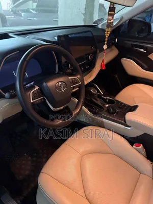 Toyota Highlander Hybrid 2024 Silver