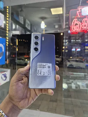 Photo - New Tecno Camon 40 Pro 256 GB Silver