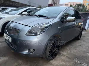 Toyota Yaris 1.0 Eco 2007 Gray