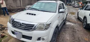 Toyota Hilux 3.0 D-4D 4x4 2015 White